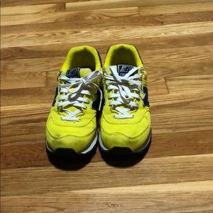 574 New Balance shoes/ size 8